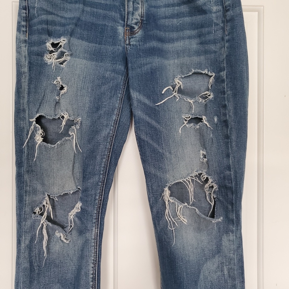 AE American Eagle Tomgirl ripped up blue jeans 10 regular distressed stretchy - Picture 4 of 9